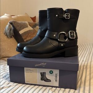 Universal Thread Black Ankle Boots